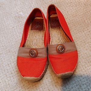 Tory Burch Size 8 orange slipons